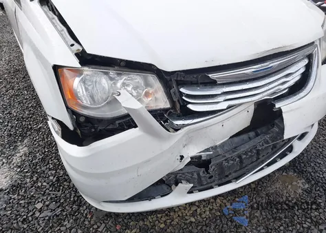 2016 Chrysler Town & Country Touring from USA, damaged, VIN 2C4RC1BG8GR157452